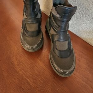 NIKE SNEAKERS SZ 6.5